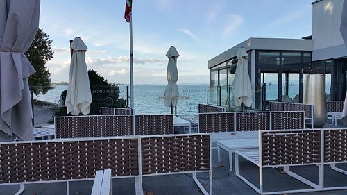 Outdoor seating at Seerestaurant in Rorschach