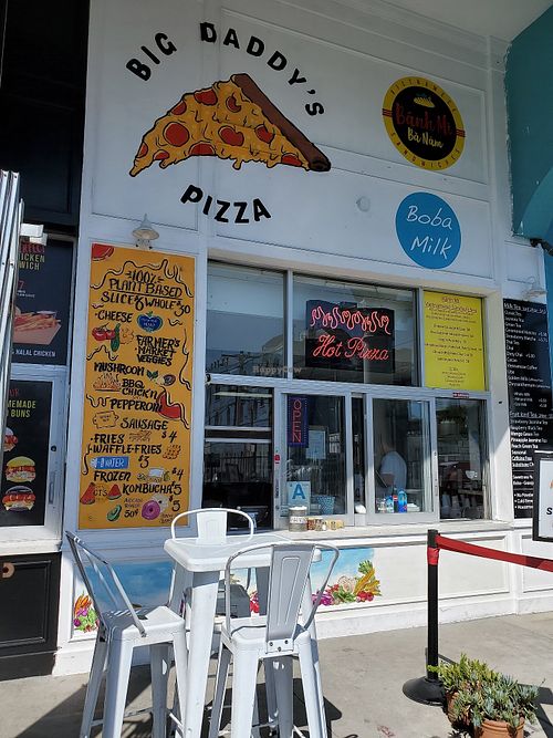 Outside view at Big Daddy's Pizza in Venice