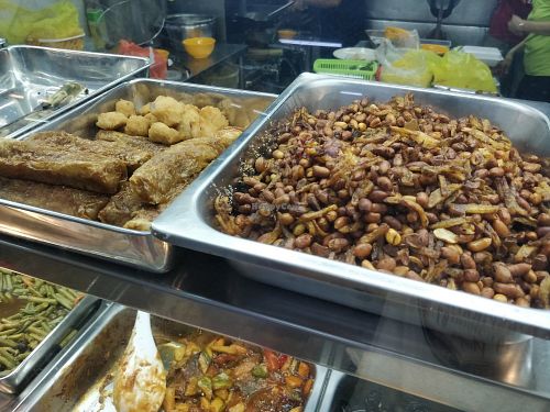 Buffet selection at Miao Shan 妙善素食 in West Singapore