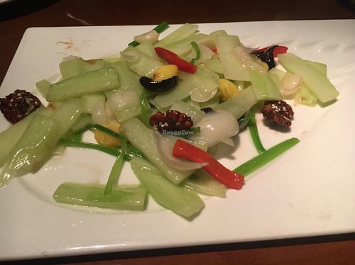 kale with walnut  at Zǎozǐ Shù - Vegetarian Life Style in Ningbo