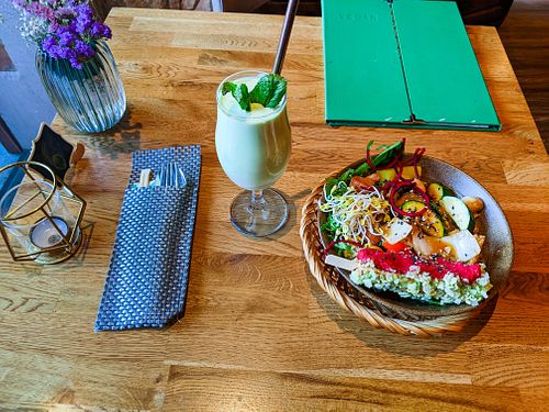 Hoi An Bowl and Avocado Shakes at Vegan House at Vegan House - Alaunstraße in Dresden