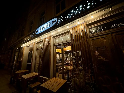 store front #Veganuary at Vegan House - Alaunstraße in Dresden