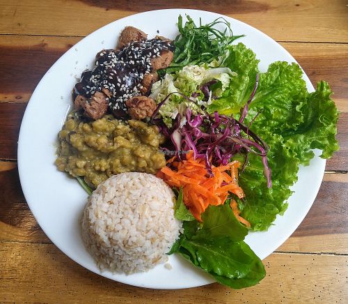 Soya teriyaki and British style mushy peas at Vegostices in Recife