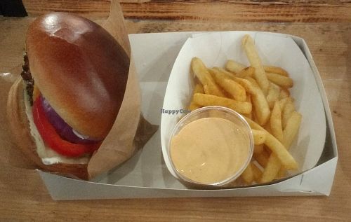 Vegan Philly Cheese Burger at Let's B Frank in Odense