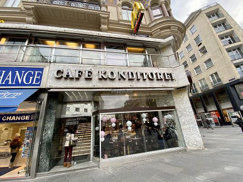 store front at Aida in Vienna