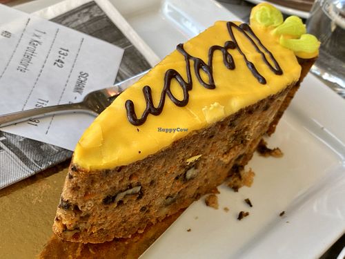 carrot cake 🥕 at Aida in Vienna