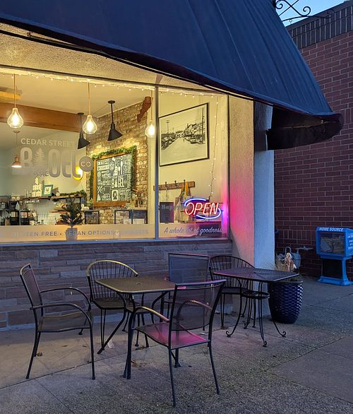 exterior at Cedar Street Bagel Company in Camas