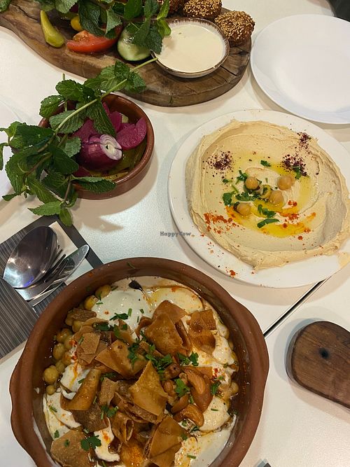 Fatteh and hummus at Falafel en Hummus in The Hague