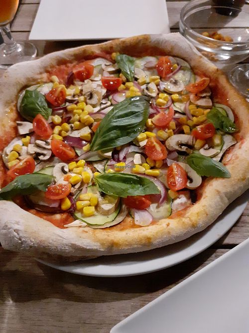 Vegetable pizza at Pizza Store in Valencia