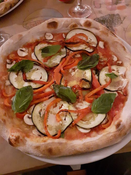 Vegetable pizza at Pizza Store in Valencia