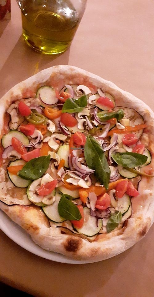 Mati pizza with red pepper at Pizza Store in Valencia