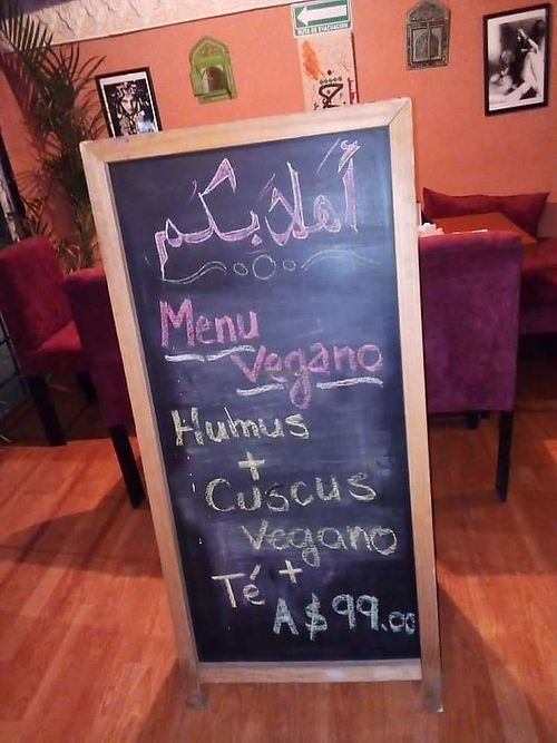 Menú vegano a 100 pesos con agua! at Dar Yemma in Puebla