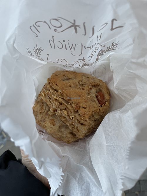 Müslibrötchen   at Vollkornbäckerei Hartwich in Berlin