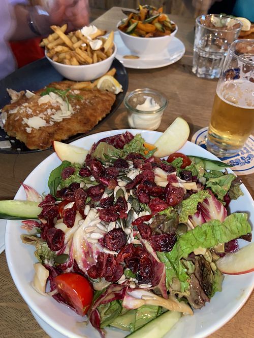 vegan Salad Meal classic (11.00€, 10/2023) with sunflower seeds and dried canberries     at HeimWerk Altstadt in Dusseldorf