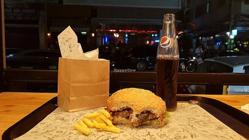 Vegan burger at Meet The Veganz in Beirut