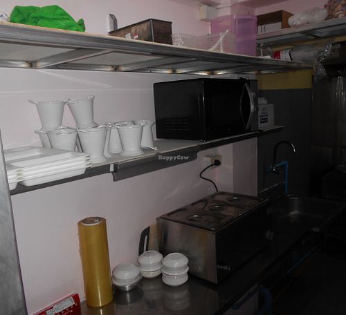 Kitchen at Ganesh Pavitra Bhojannayla in Pattaya