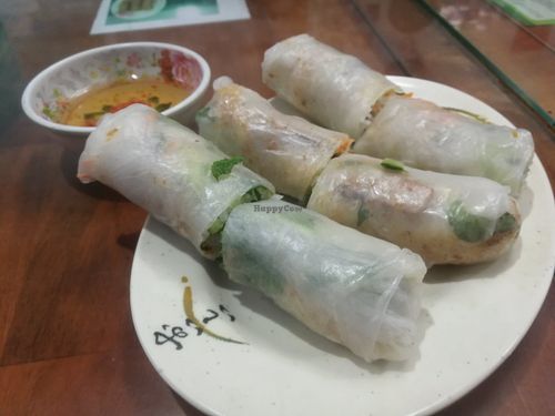 fresh spring rolls at XuěHuā SùShí 雪花素食 in Puli