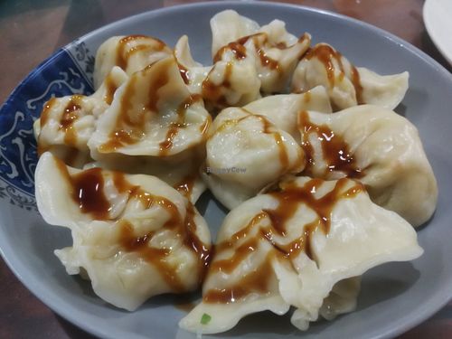 dumplings at XuěHuā SùShí 雪花素食 in Puli