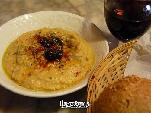 Hummus at Juicy Jones - Hospital in Barcelona