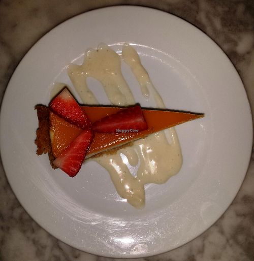 Dessert: Vegan Cheescake at Juicy Jones - Hospital in Barcelona