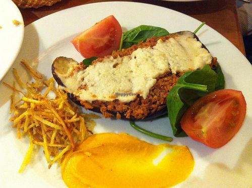 Main - Eggplant stuffed with soy meat and bechamel sauce on top.  at Juicy Jones - Hospital in Barcelona