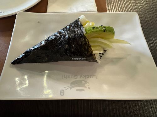 Vegetable handroll w/avocado, lettuce, rice at Lucky Sushi in Civitavecchia