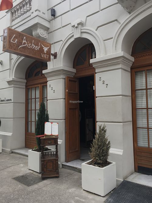 Entrance at Le Bistrot Viet in Santiago