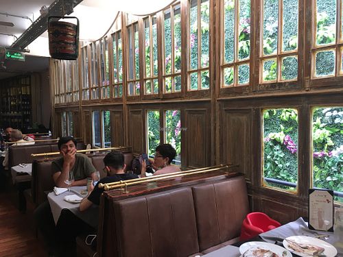 Inside at Le Bistrot Viet in Santiago