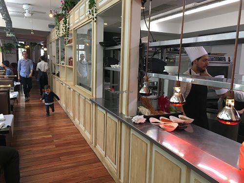 Open kitchen at Le Bistrot Viet in Santiago