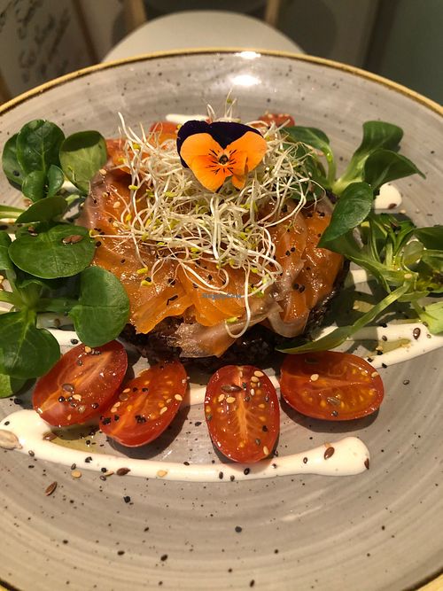 Ensalada de arroz negro y salmon at Me Time in Blanes