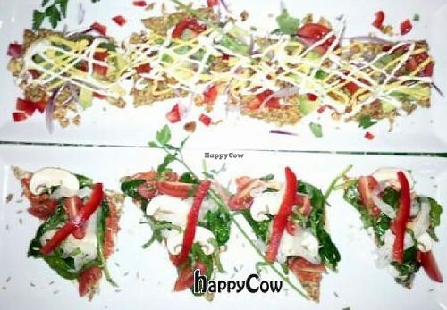 Pizza and Nachos at Vita Rawstaurant in Green Bay