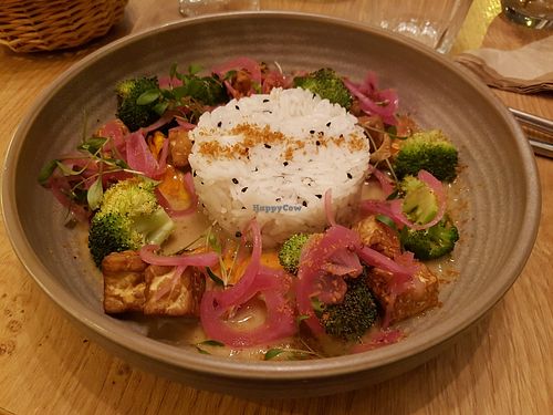 Madras curry at the friendly kitchen in Paris