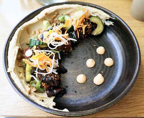 Tofu mariné au schichimi togarashi & sésame at the friendly kitchen in Paris