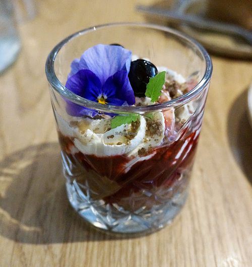 Verrine comme un cheesecake forêt noire at the friendly kitchen in Paris