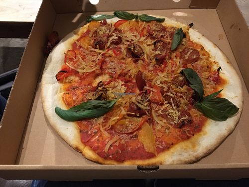 Vegan and gluten-free pizza at The White Rabbit in Oxford