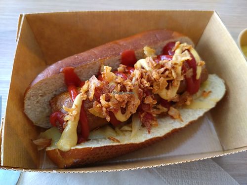 Hot dog at Ici la terre in Bordeaux