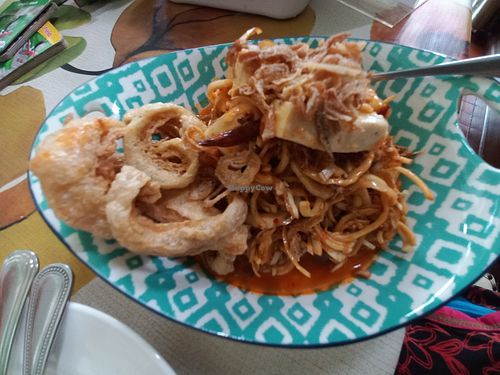 Banana blossom salad at Shewe Vegan & Vegetarian Cafe in Chiang Mai