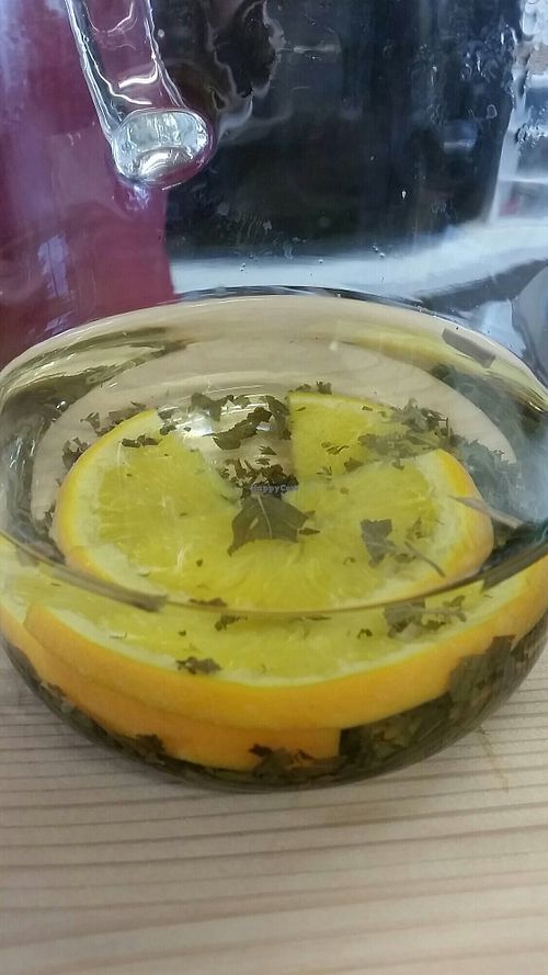 Lemon balm orange slice tea at Despensa d'Aroma in Sintra