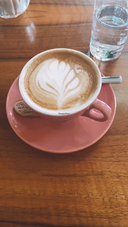 Oatmilk Cappuccino  at April in Feldkirch