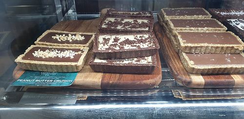 Raw slices at Icaro in Apollo Bay