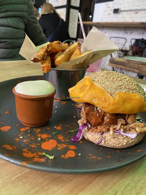 Jack fruit burger at Frutas Prohibidas in Madrid