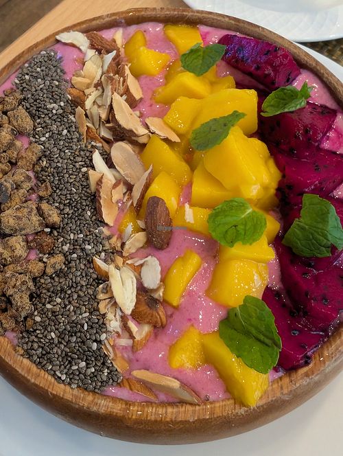 Smoothie bowl at iVegan in Makati