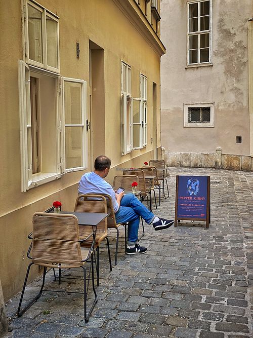 Outdoor seating   at Pepper & Ginny - Vegane Veinkost in Vienna