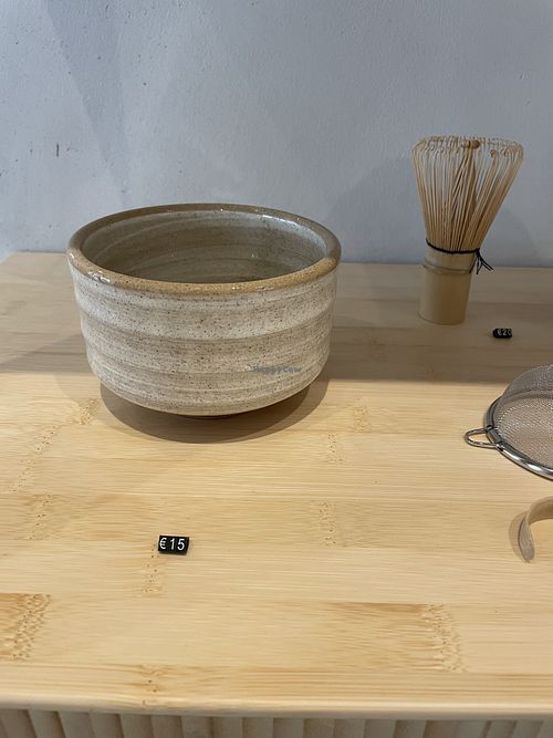 You can also buy chawans and bowls   at Soi & Co in Berlin