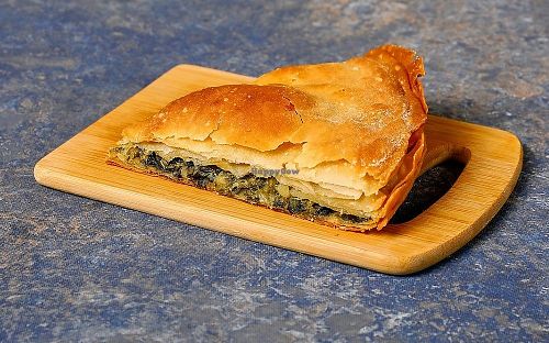 Vegan leek pie at Oi Pites Tis Voulas in Thessaloniki