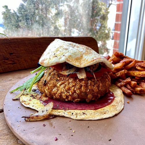 Chick'n burger at Verdi in Montreal