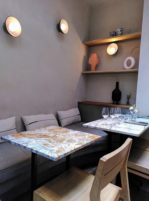 Eat-in space at MESA Restaurant in Paris