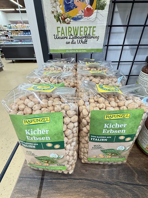 chickpeas  at Bio Company in Berlin