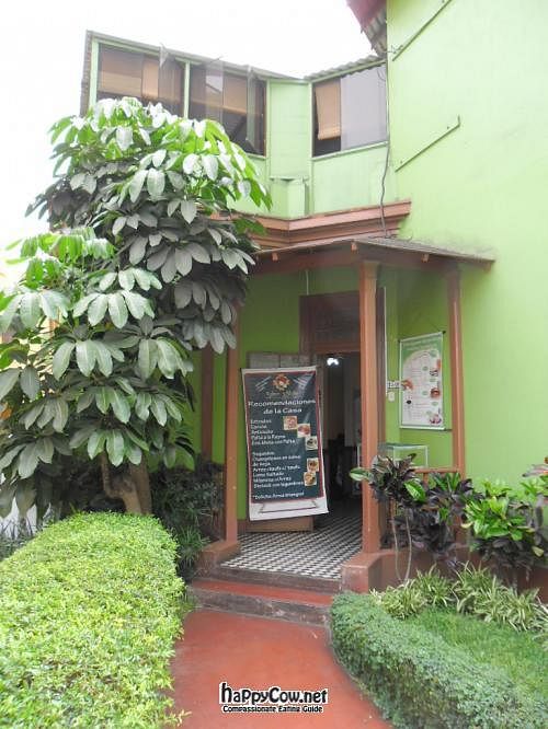 entrance of the restaurant at Sabor y Vida in Lima