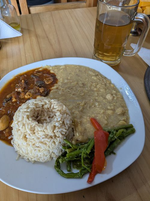 Pepian de garbanzos con acompañamientos at Sabor y Vida in Lima